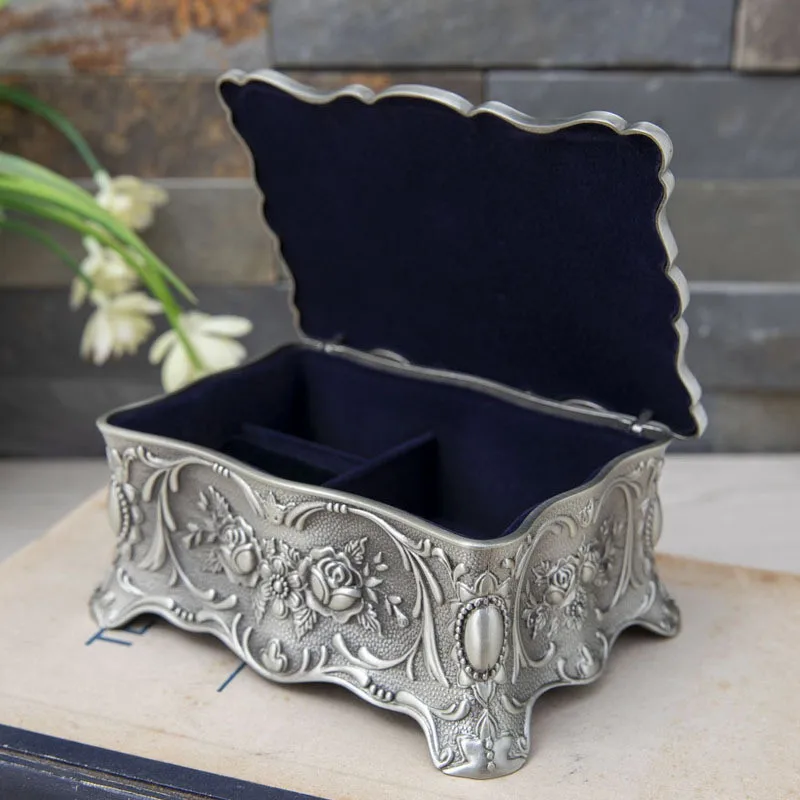 Vintage Jewelry Box Small Trinket Jewelry Storage Box Rose Flower Carved Zinc Alloy Treasure Organizer Chest Jewellery Storage
