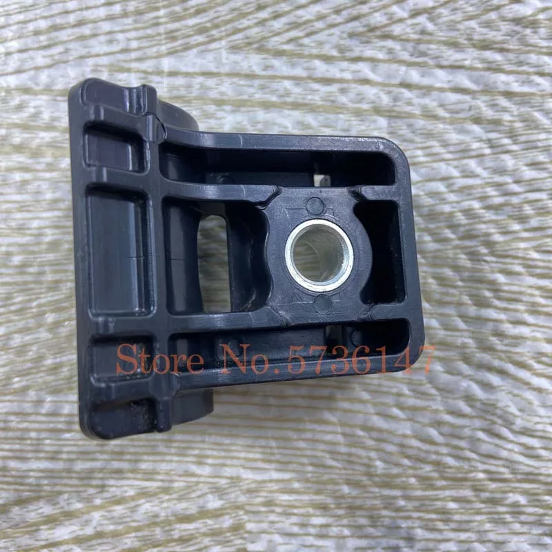 Staffa Supporto Radiatore Superiore Per Chevrolet Cruze 2008+ – OEM 13250318