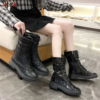 baratas Hqfzo Oco Para Fora Das Mulheres Claro Meados De Bezerro Botas Plataforma Pu Couro Cinto Botines Mujer Goth Primavera Outono Botas Femininas Sapatos 2020