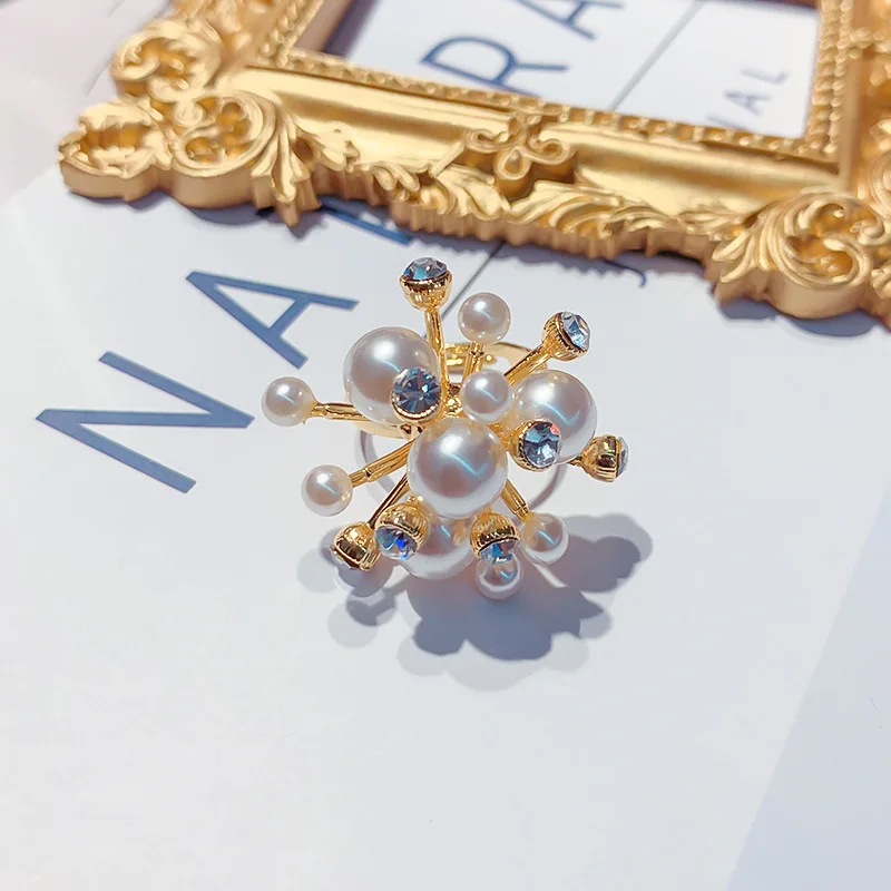 10956873649_1250376837