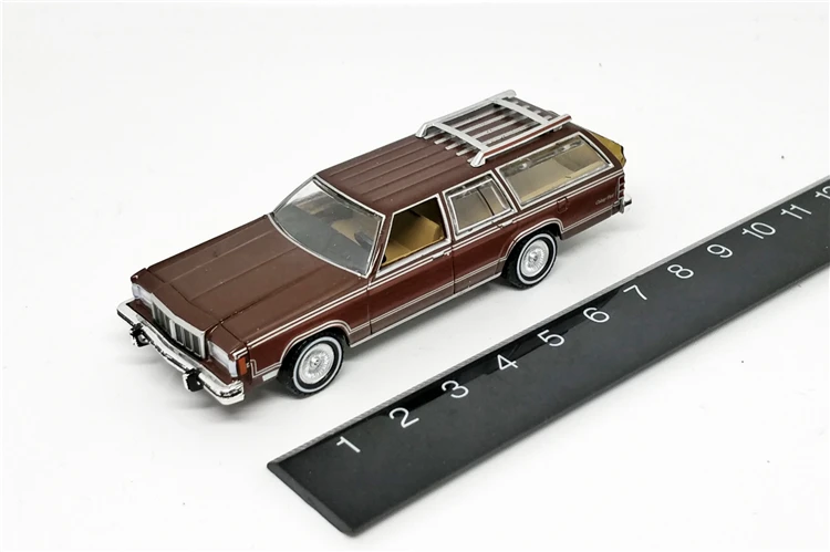 Greenlight 1: 64 Mercury Grand Marquis Colony Park в темной замшевой металлической w/Woodgrain No Box
