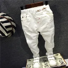 Белые джинсы для мальчиков на весну и осень г. Осень-зима, новые товары, Детские повседневные рваные штаны ковбойские брюки Aq811, модная одежда