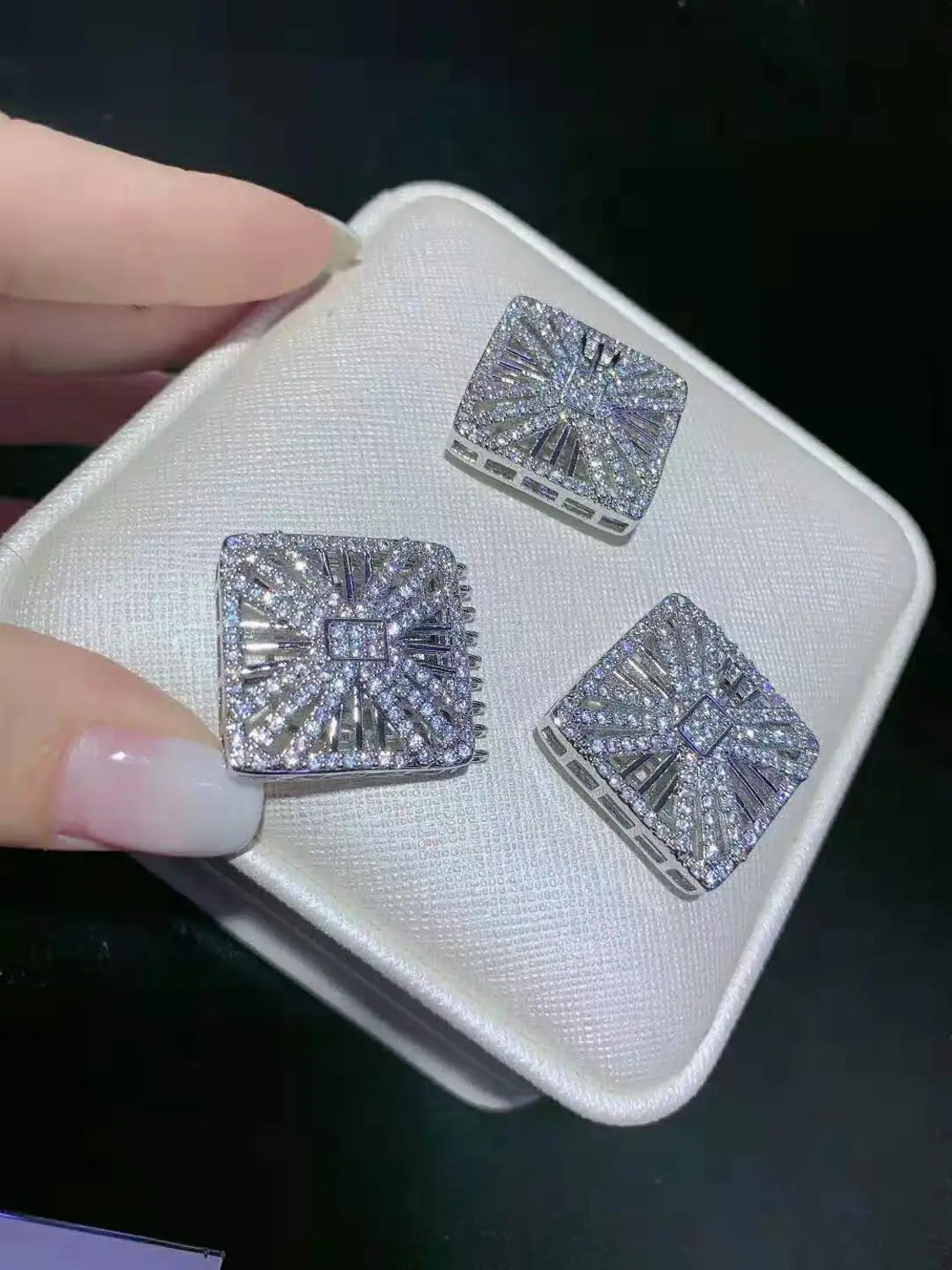 

High-grade four styles zircon micro inlay classic atmospheric button
