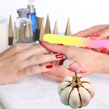 

False Nail Tips Practice Display Stand Magnetic Manicure Art Polish Show Holder Professional Makeup Portable Design