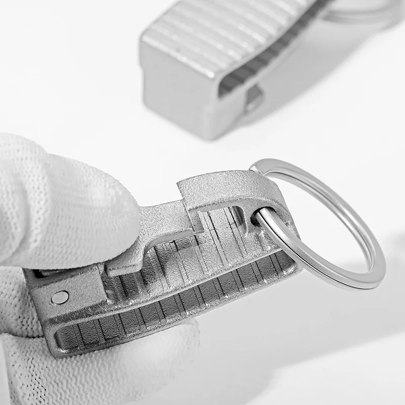 High Quality 304 Stainless Steel Car Key Chain Key Ring Men's Personality Vintage Belt Keychain Creative Wear Belt Pendant Gift