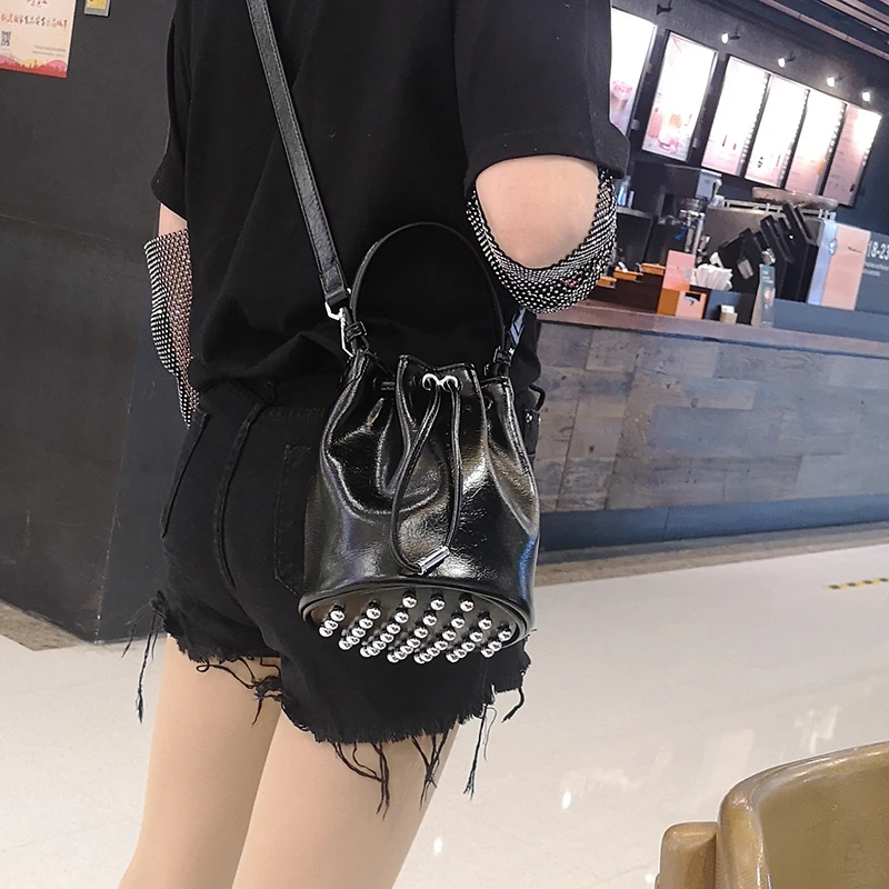 

Bag Women's New Beige Leather Trend Spring Rivet Handbag Shoulder Messenger Bag Drawstring Bucket Small Bags Sac A Main Femme