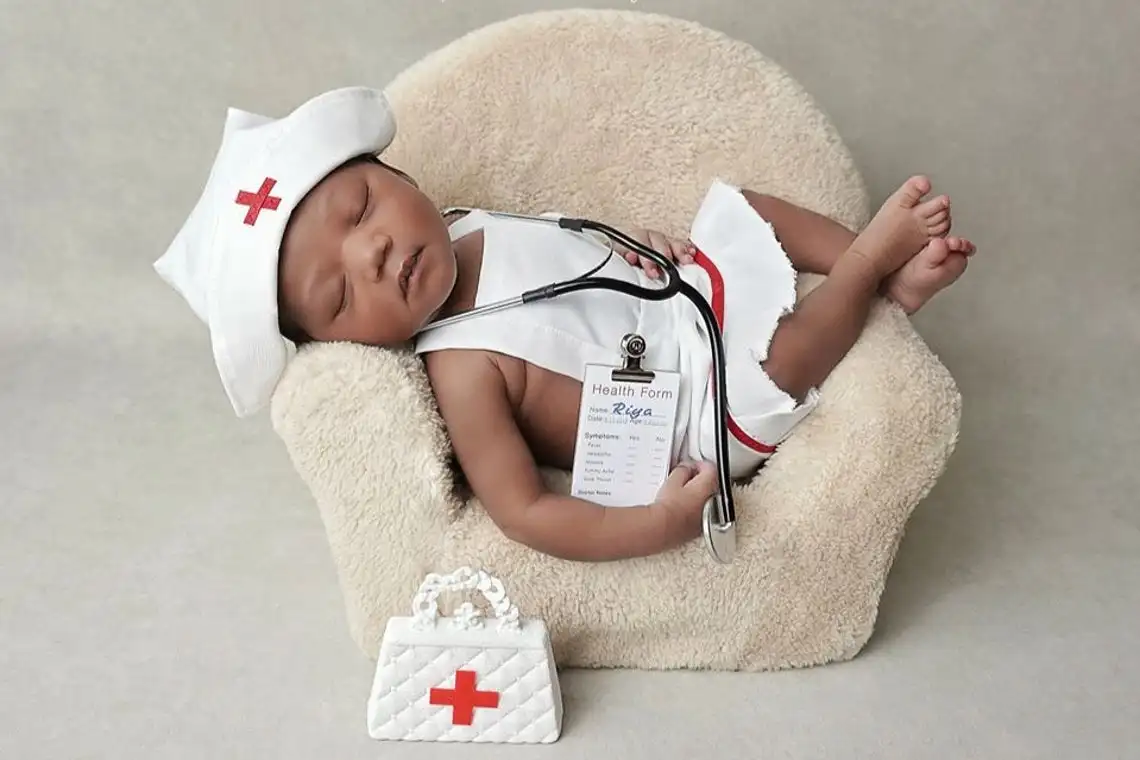 2021 Newborn Photography Props Baby  Handmade Wool Stethoscope Doctor Nurse Set for Baby Accessories Studio Shooting Photo Prop disney world baby souvenirs	