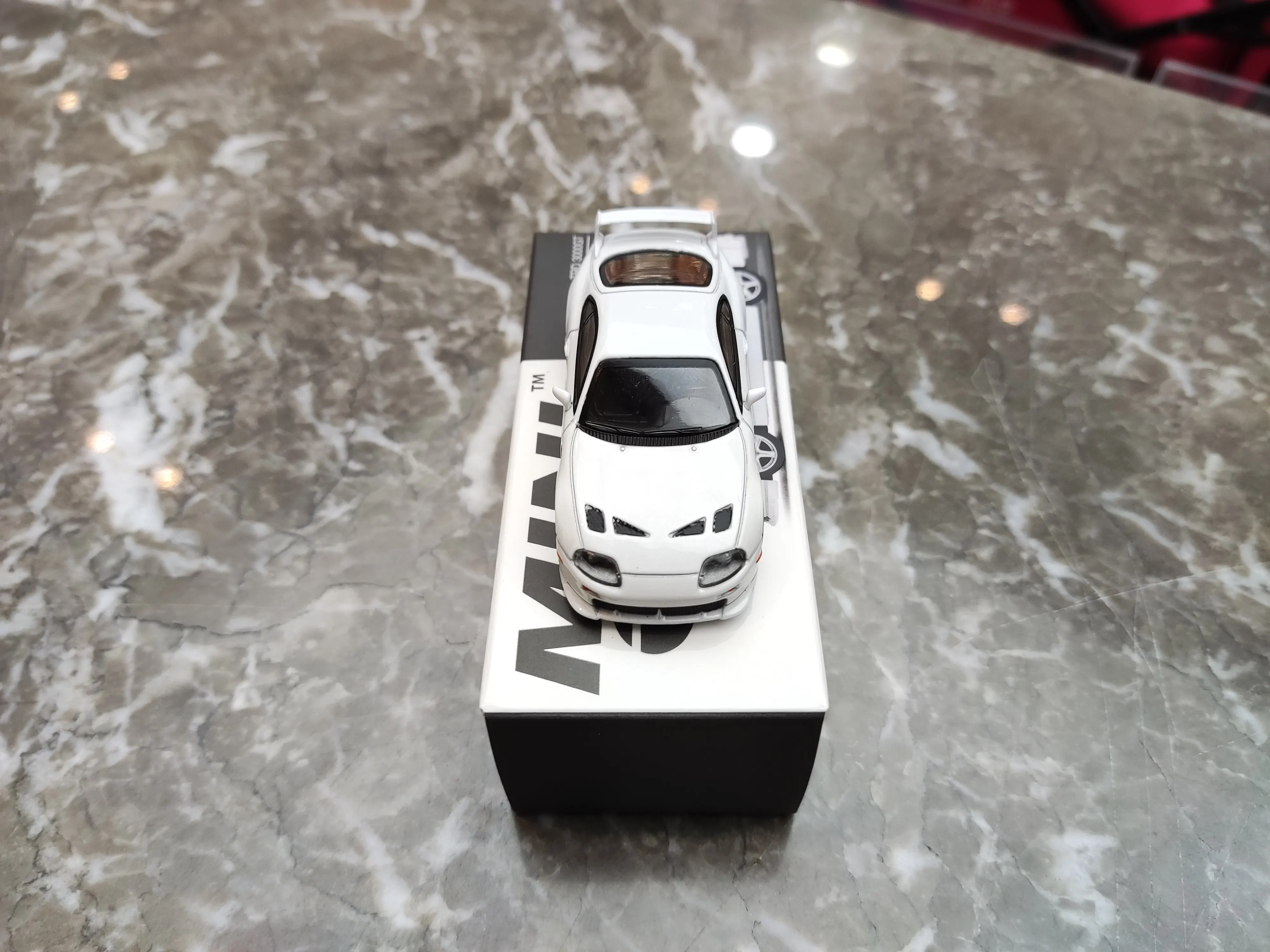 MINIGT 1/64トヨタスープラ TRD 3000GT チェイス