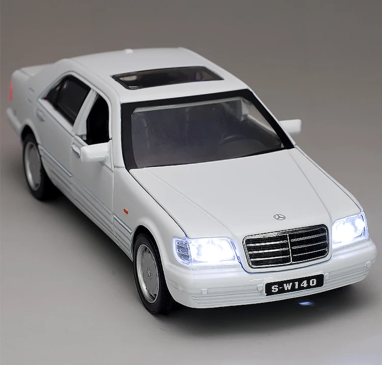 Maybach Mercedes-Benz S W140 1:32 Сплав модель автомобиля звуковой светильник вытяжной алюминиевый игрушечные модели автомобилей Дети Литые двери