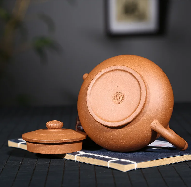 Yixing Clay Teapot Raw Ore Segment Mud Tea Set Beads round Pot Ball Hole Pot Handmade Pot a Generation of Fat Rain Sand Manufact