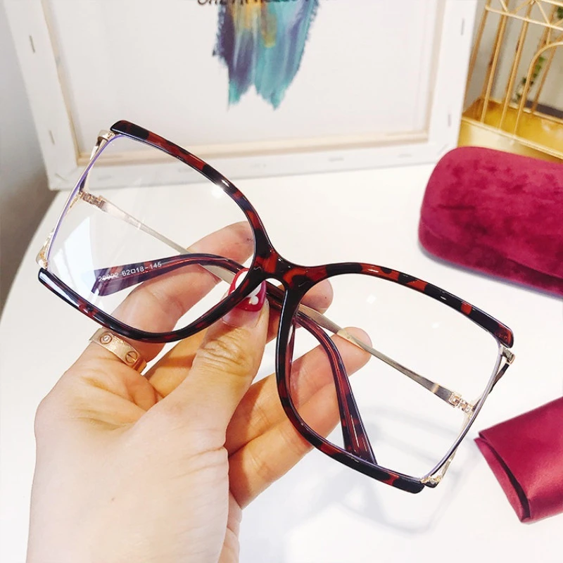 

New Bamboo Coral Snake Leg Flat Glasses Frame Hollow Big Square Vintage Alloy Oversized Striped Pure White Eyewear Shades