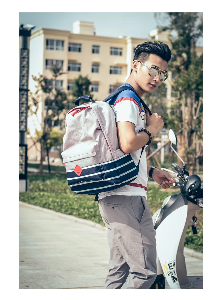 3208734133_2053409381