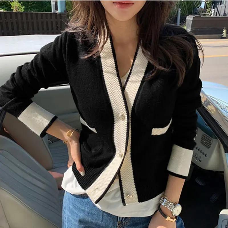 Black cardigan RICININA, Женский вязаный кардиган, пальто, длинный рукав, v-образный вырез, пуговицы, карман, пэчворк, Повседневный свитер, женские элегантные кардиганы - Цвет: Black cardigan
