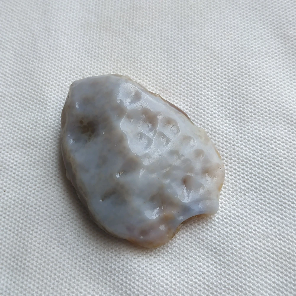 Natural beautiful stone Ornamental raw stone raw agate Silk Road Collectibles unique collection Natural beautiful stone Ornamental raw stone raw agate Silk Road Collectibles unique collection