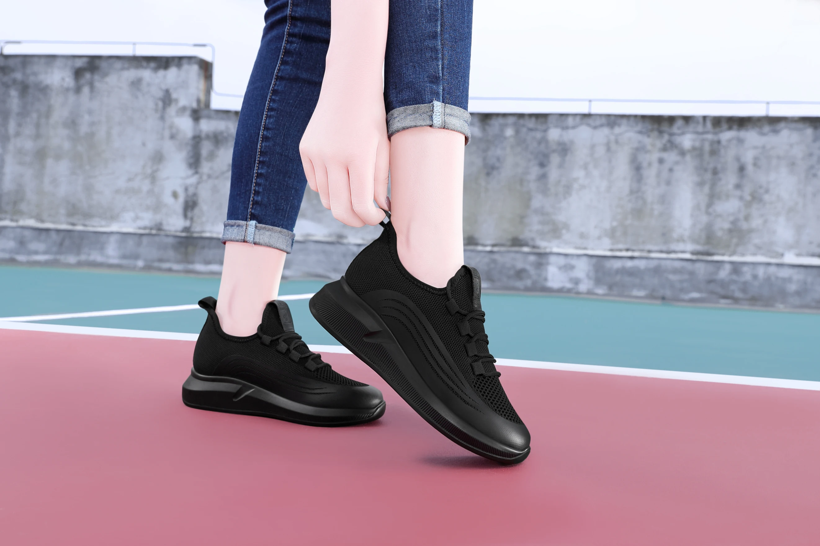 Pure black sports shoes women running new spring and summer wild breathable casual travel shoes