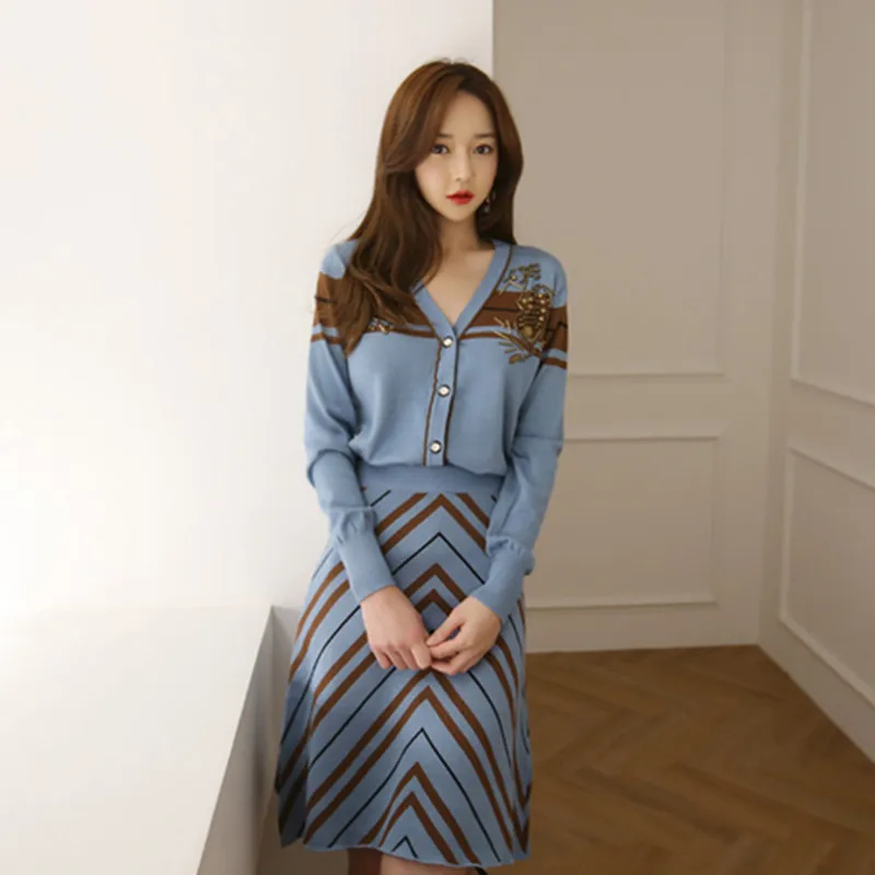 

2019 Women Knitted Cardigans+Skirts 2PCS Sets Long Sleeve Tops Striped Geometric Pattern Woman Knit Shirts Mini Skirt Suits