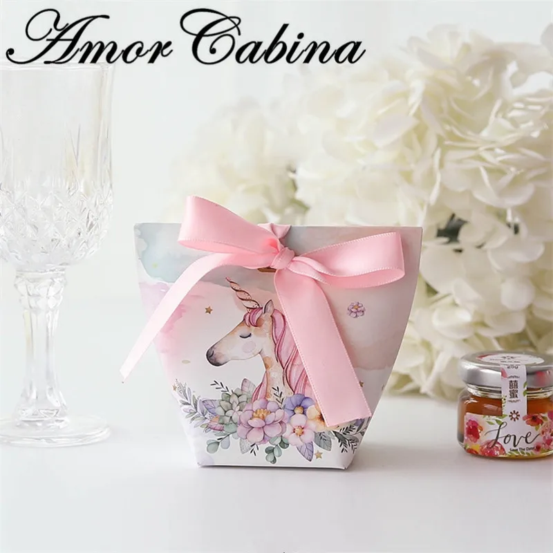 

30pcs Creative European Romantic Wedding Cartoon Rabbit Deer Unicorn Candy Box Wedding Like Bomboniera Party Gift Box Paper Bag