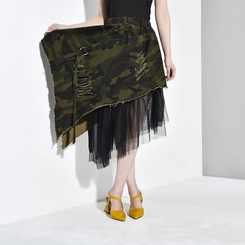 [EAM] камуфляжная юбка с завышенной эластичной резинкой на талии и пряжкой, нестандартная юбка с сеткой, женская мода, новинка, весна-осень, JW2940