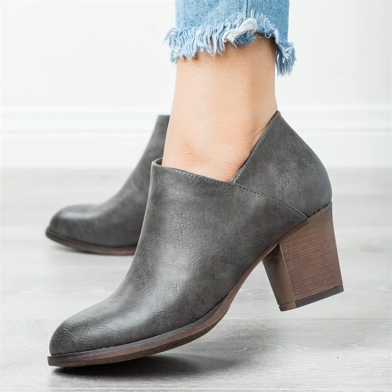 shoetopia_190103_1393_1024x1024