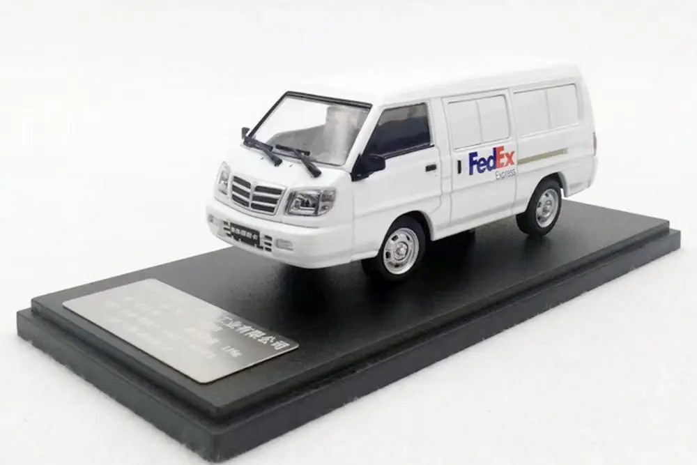 Коллекция 1/43 года модель автомобиля Mitsubishi Delica L300 Van FedEx лимитированный выпуск
