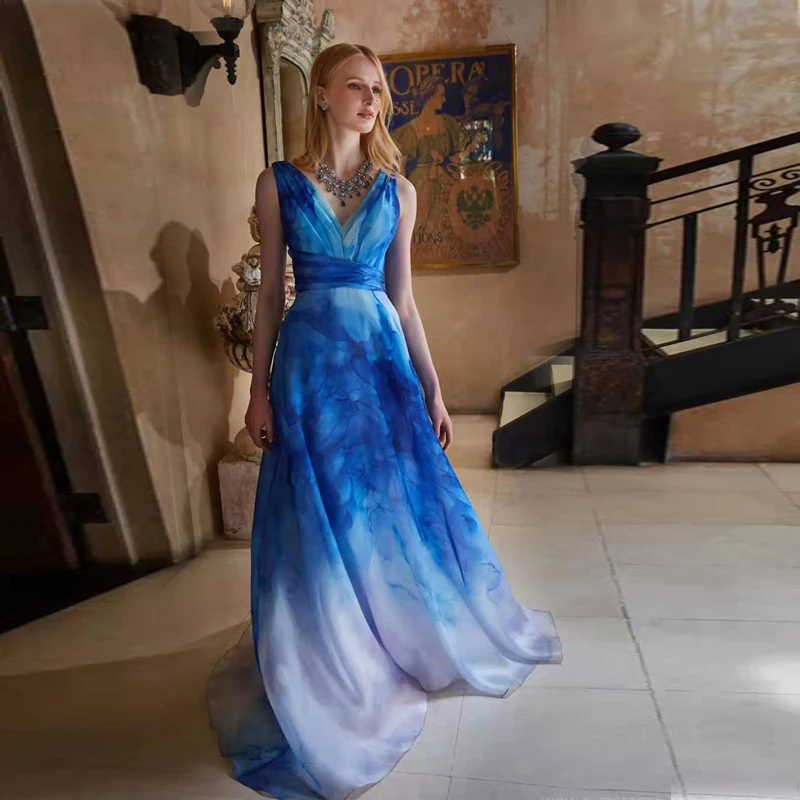 

2019 New Fashion Show Runway Dress Elegant V Neck Blue Print Floral Long Satin Dress White Wedding Women Celebrity Party Dresses