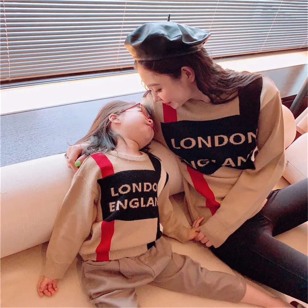 

2019 autumn and winter heavy high-end big family set parent-child wear striped parent-child hooded sweater sweater to keep warm