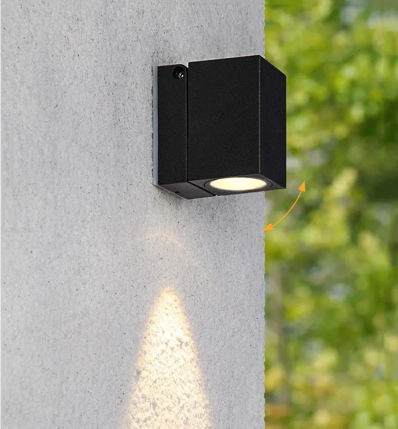 Adjustable outdoor wall light (1)