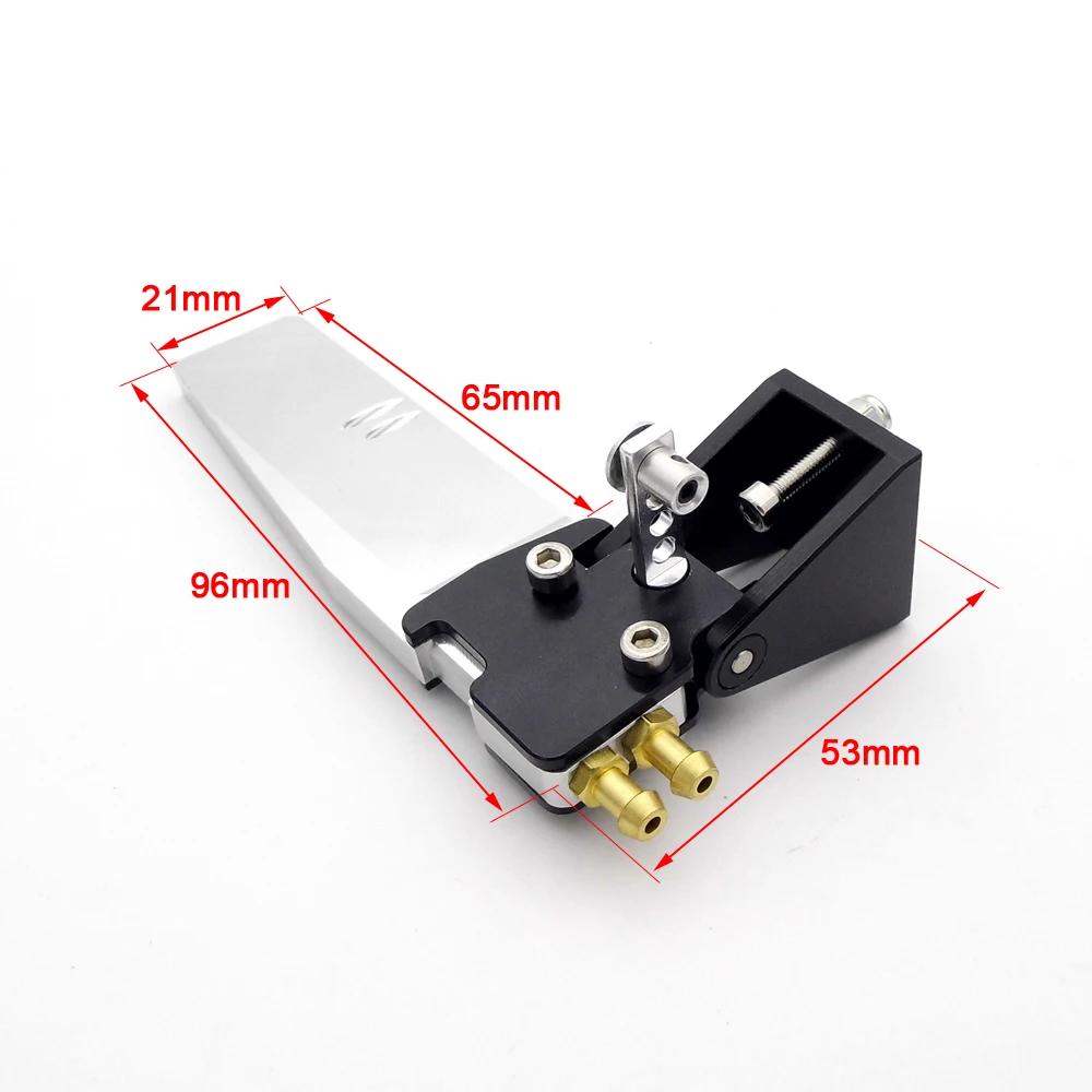 Vue d'ensemble du kit de pièces pour bateau RC vitesse incluant moteur 3660, ESC 150A, gouvernail et jambe de force.