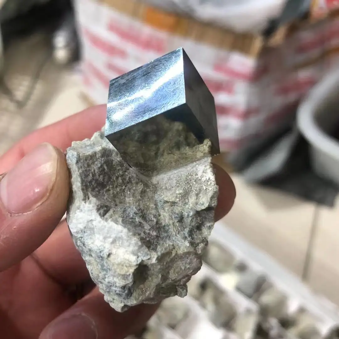 Natural pyrite ore mineral crystal stone mineral iron square quartz teaching specimen gem jewelry pyrite DIY jewelry 4