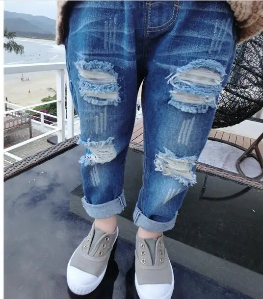 kids' wear Korean version of ripped jeans for boys and girls