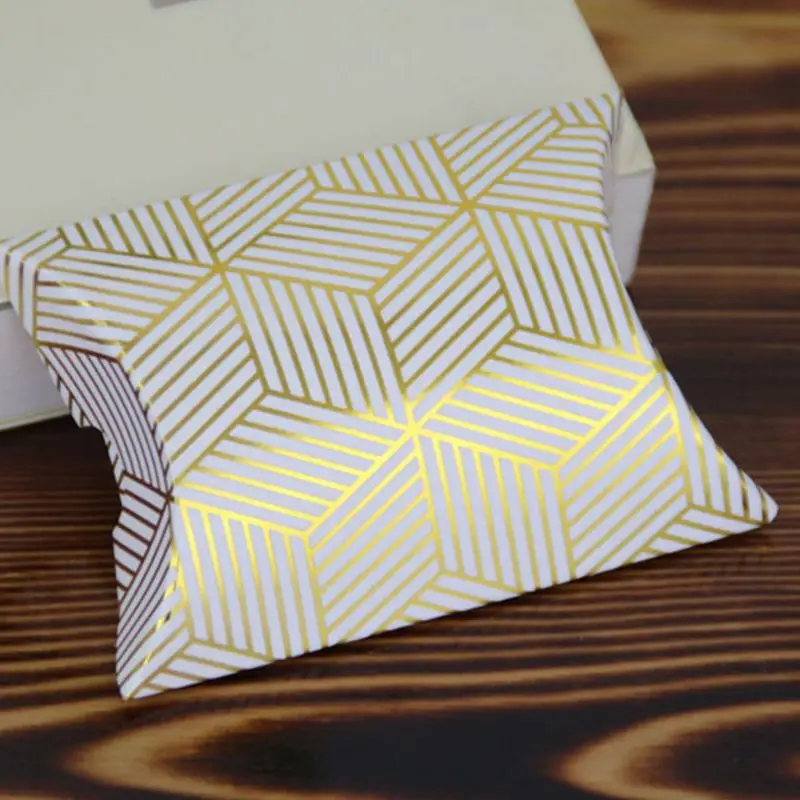 

25Pcs 25Pcs Gold Foil Creative Candy Box Set Hot Silver Gifts Case Decor Pillow-Shape Packing Carton European Style For Wedding