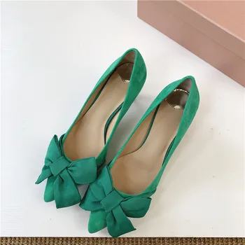

High-grade leather women's shoes 2020 spring new kitten heel women high documentary flowers pointed female shoes