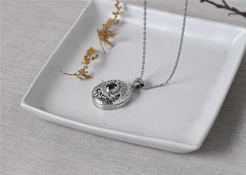 15297095880_1920852753