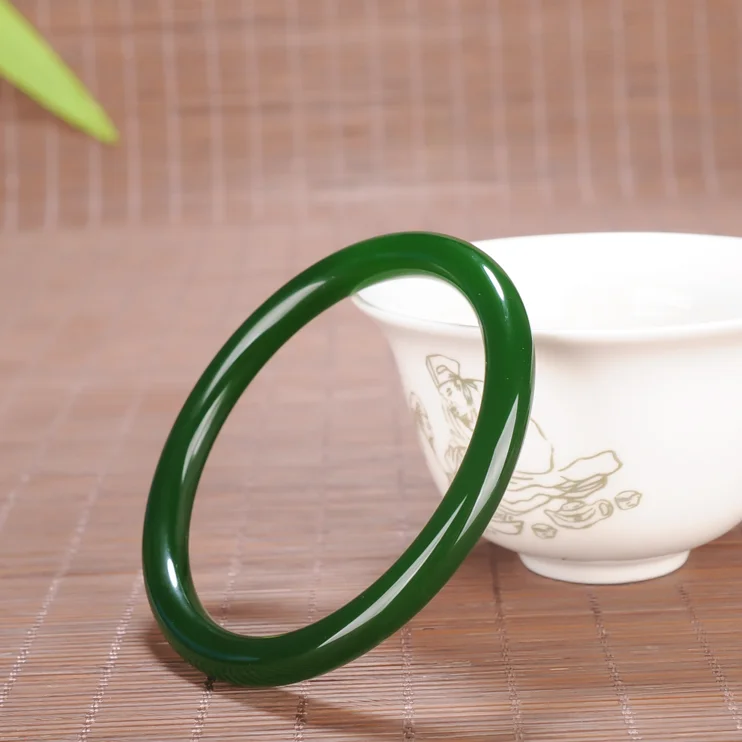 

Natural Jadeite Color Hand Carved Round Jade Bracelet Fashion Jewelry Women's Green Jade Bracelet for Women Men