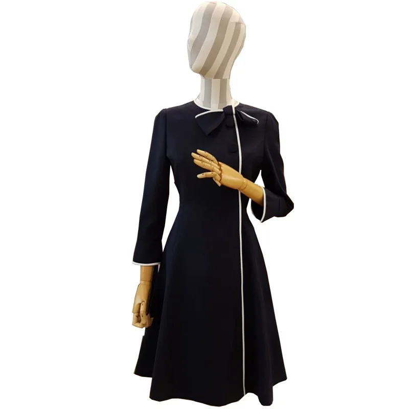И осенний период и темперамент длинный рукав круглый воротник бант Маленькое Черное длинное женское платье в ветер