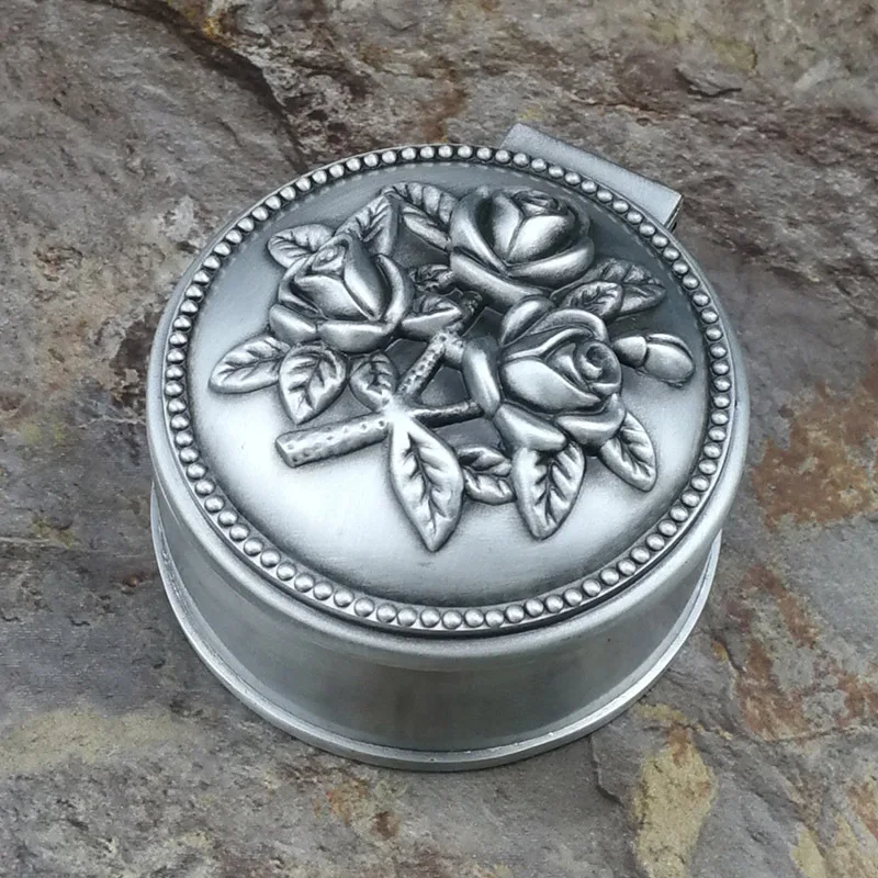 작은 크기 레트로 금속 보석 상자 빈티지 꽃 조각 홈 장식 악세사리 케이스 반지 팔찌 펜던트 스토리지 비즈 주최자