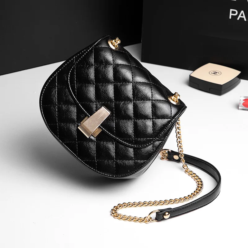 

2020 Spring And Summer Small Bag Female Messenger PU Leather Solid Color Simple Star Celebrity Style Handbag Saddle Bag with Cha