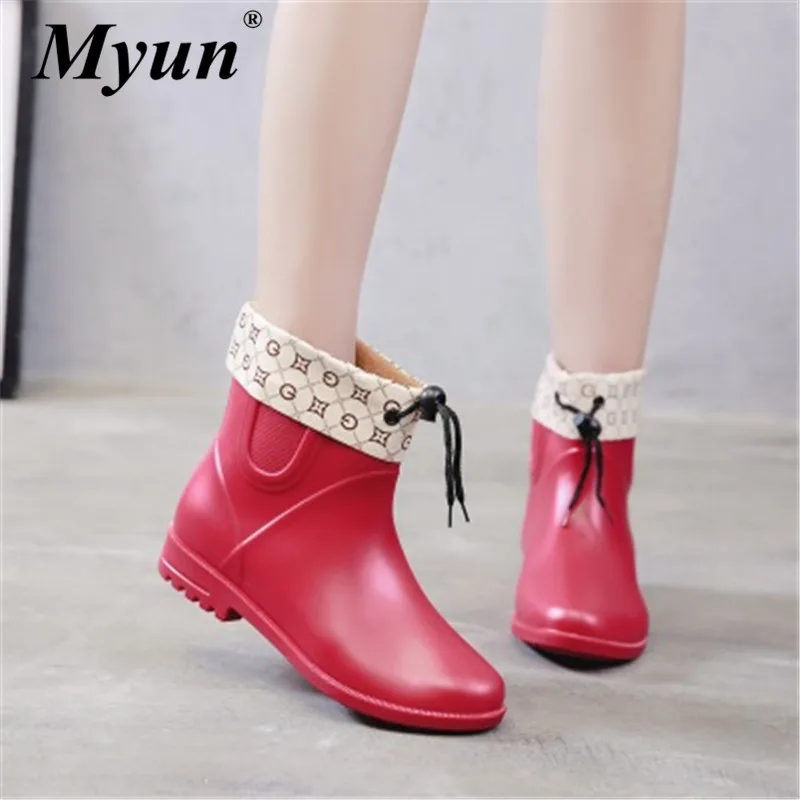 Осенне зимние водонепроницаемые ботильоны женские резиновые ботинки мартинсы