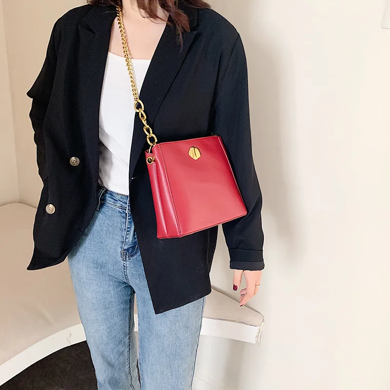 

2020 Early Spring New Style WOMEN'S Bag Solid Color Chain Shoulder Bag Large Capacity Bucket Bag Stereo Large Bag
