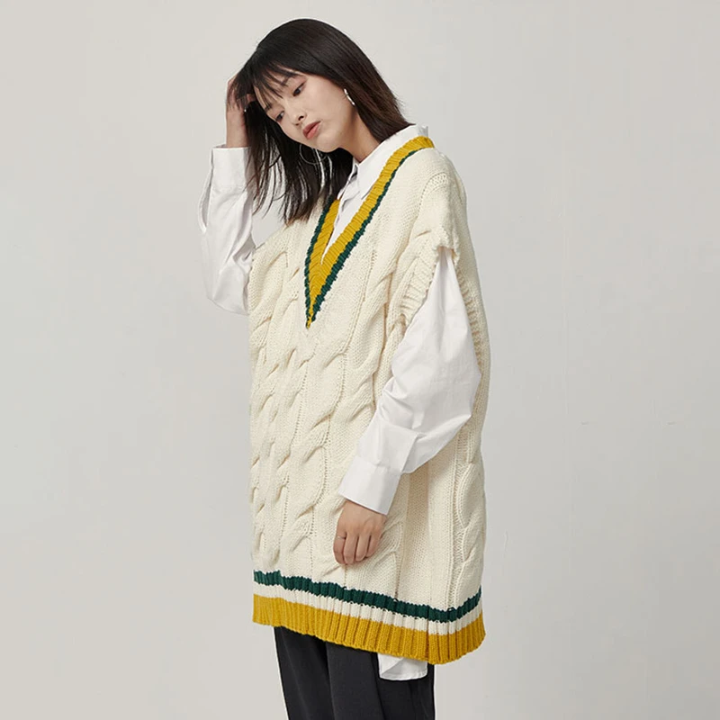 TWOTWINSTYLE вязаный женский свитер жилет v-образный вырез без рукавов хит цвет пуловеры корейский женский свитер осень мода