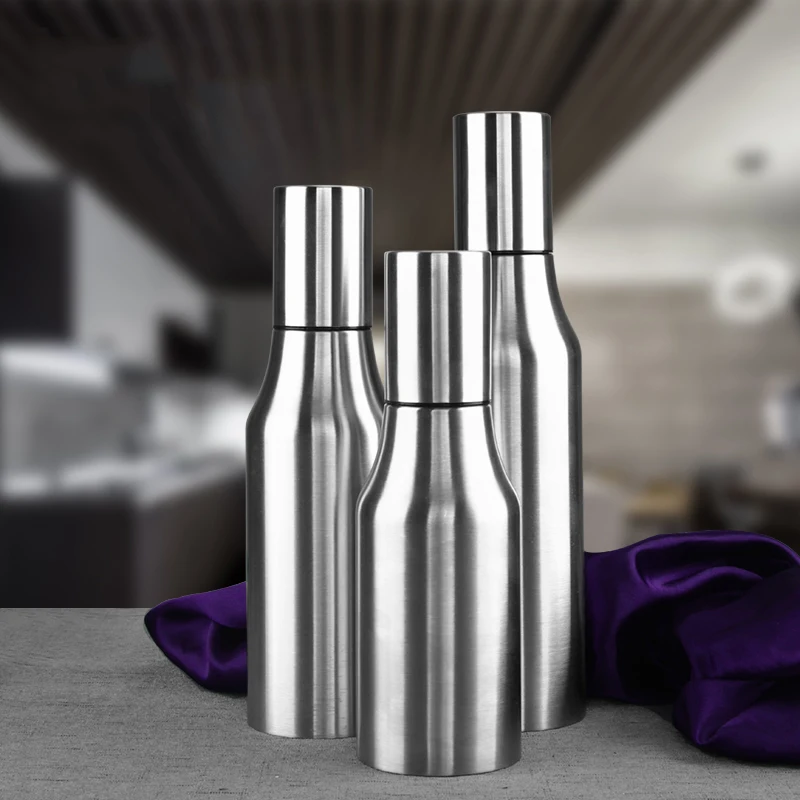 

750ml Stainless Steel Oiler Soy Sauce Bottle Condiment Bottle Pro Leakproof Drops of Oil Pot 750ML Kitchen Oil Bottle