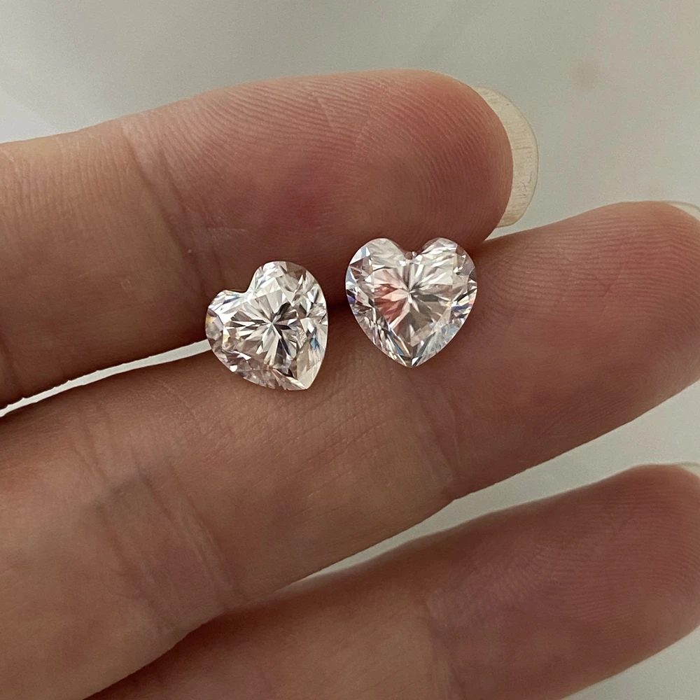 VVS GH Heart Cut Moissanite 8x8MM 2 Carats Loose Lab Created Moissanite Diamond GRA Gemstone For Ring Earrings