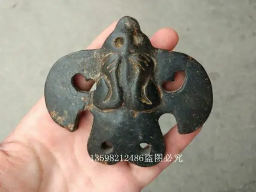 

China Red mountain culture collection meteorite carving bat