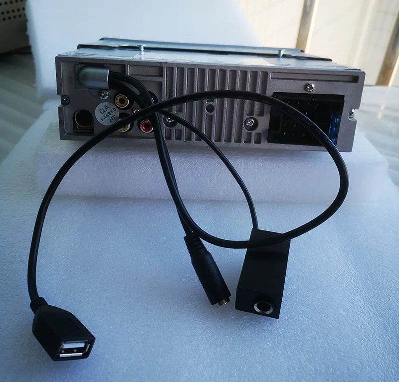 Автобус в тире Один din dvd-плеер автомобиля с USB SD жесткий диск и bluetooth FM микрофон вход дистанционное управление с 24 В вход 4x50 Вт
