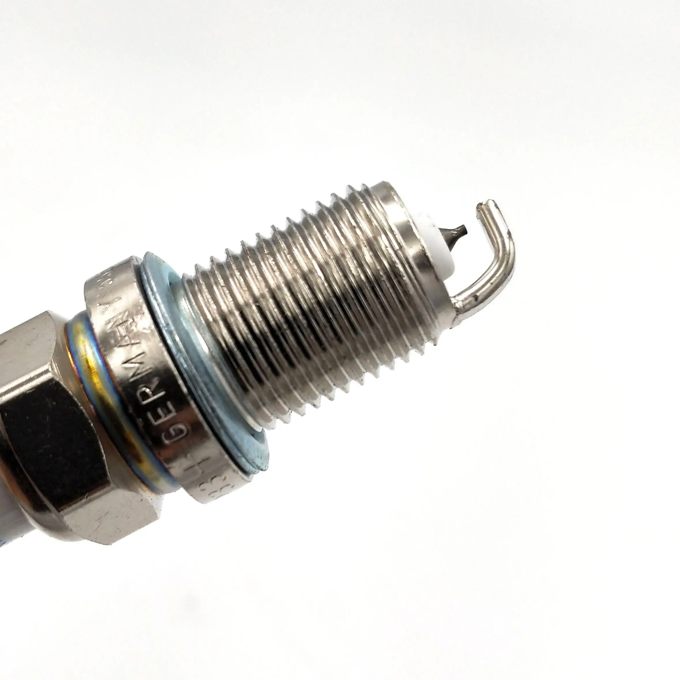 Горячая FR8DPP33+ 7422+ 45 0242230500 FR8DPP33 7422 Свеча зажигания для Mercedes-Benz Chrysler Kia Toyota
