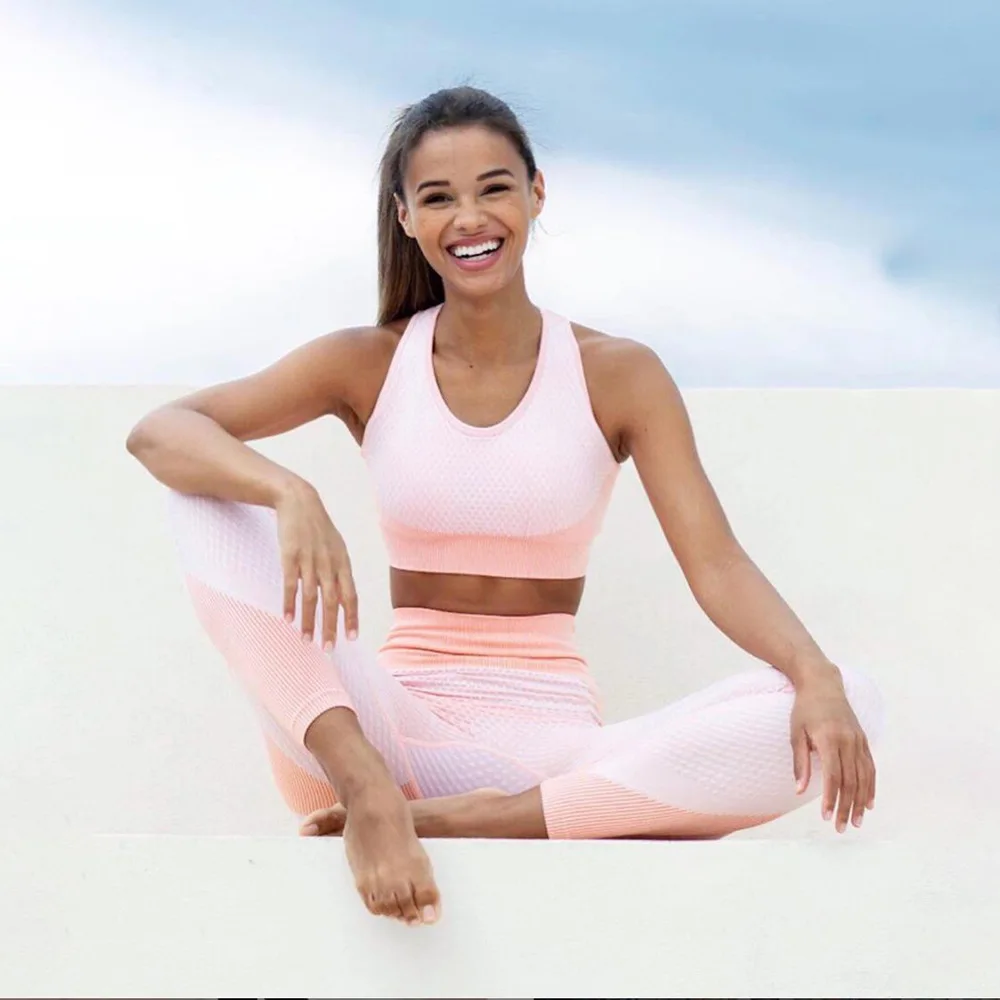 Новое поступление осенние кроссовки спортивные Фитнес костюм для йоги с бюстгальтер женский комплект 2 шт. Популярные розовые Быстросохнущий костюм Для женщин