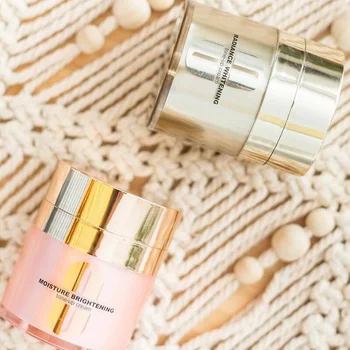 

MEBO Radiance Whitening Tone-Up Cream Moisturizing Face Skin Highlighter Makeup Base (For Oily Skin)