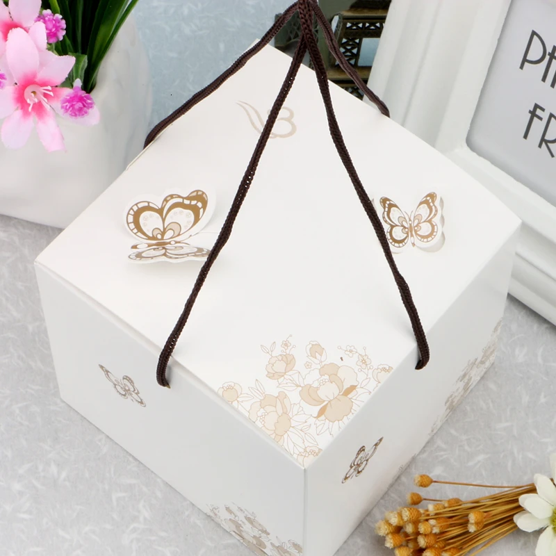 12PCS Candy Box Wedding Party Favors Cookie Gift Box Packaging Handle Butterfly Small Cake Paper Gift Box Wedding Candy Birthday