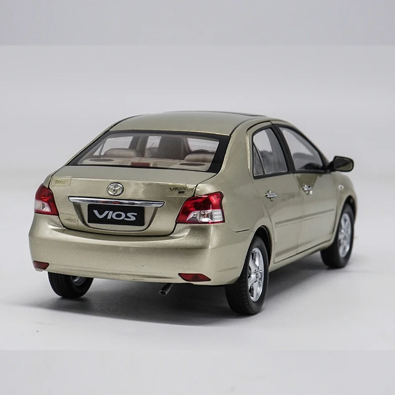 1:18 Toyota Vios 2008 литая под давлением модель автомобиля игрушка дверь может быть открывается для детей подарки на день рождения Коллекция игрушек