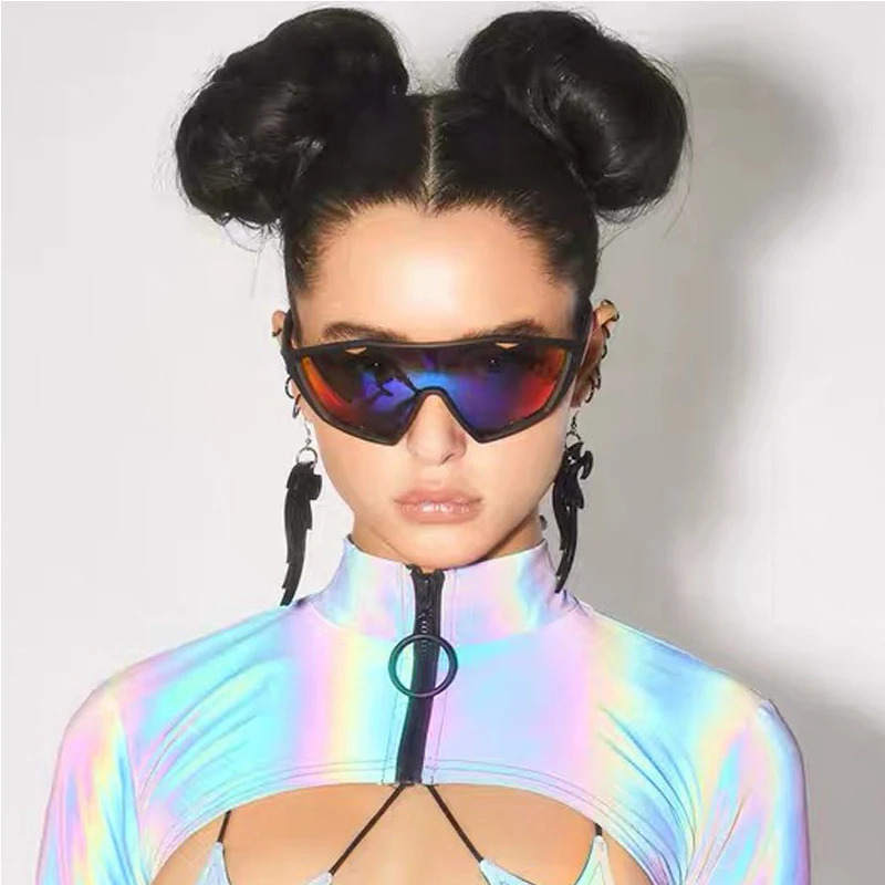 Title 1, Gafas siamesas para hombre y mujer.